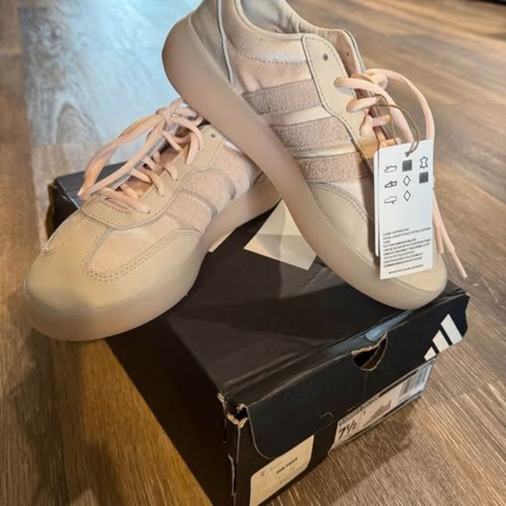 adidas 7.5 Barreda Decode Sneakers